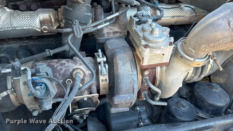 image for item DW6532 2020 Kenworth T680 Semi Truck