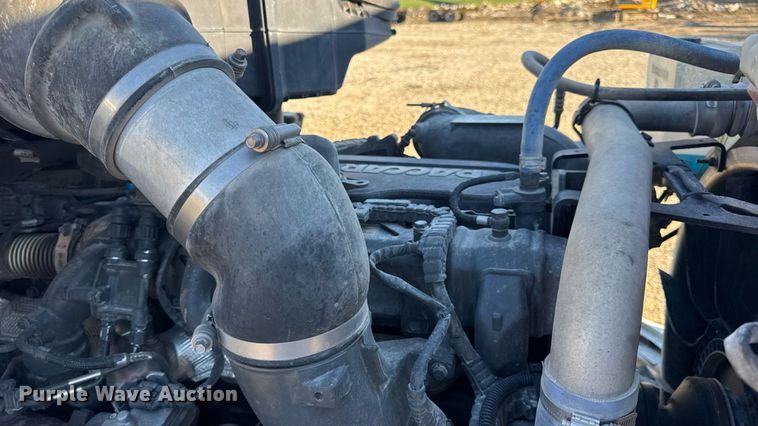 image for item DW6532 2020 Kenworth T680 Semi Truck