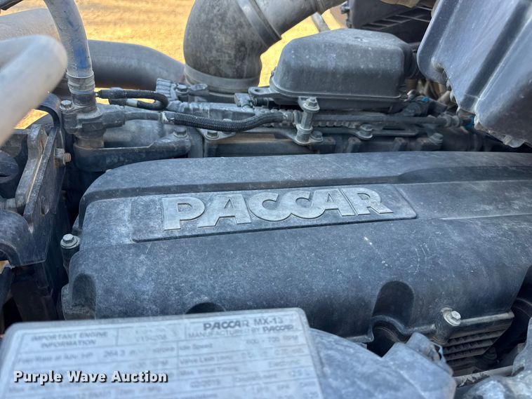 image for item DW6532 2020 Kenworth T680 Semi Truck