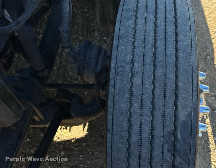 image for item DW6532 2020 Kenworth T680 Semi Truck