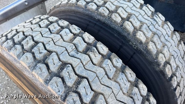 image for item DW6532 2020 Kenworth T680 Semi Truck