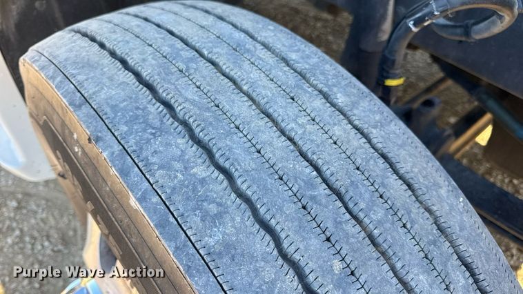 image for item DW6532 2020 Kenworth T680 Semi Truck