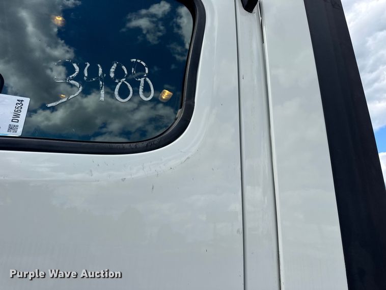 image for item DW6534 2014 Freightliner Cascadia semi truck
