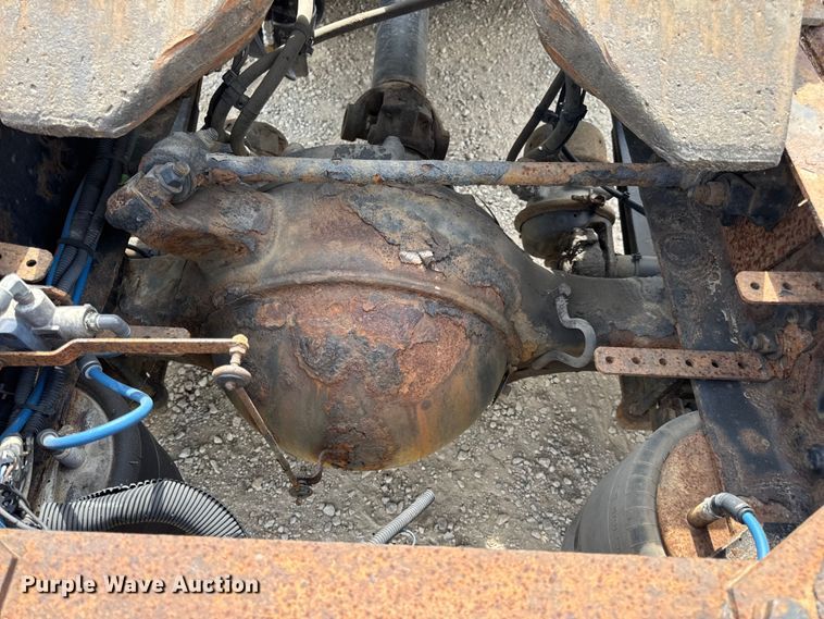 image for item DW6534 2014 Freightliner Cascadia semi truck