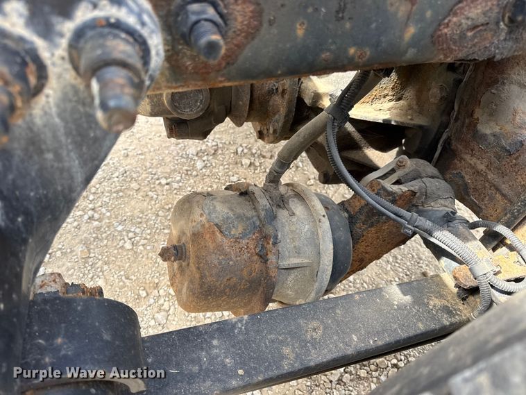 image for item DW6534 2014 Freightliner Cascadia semi truck