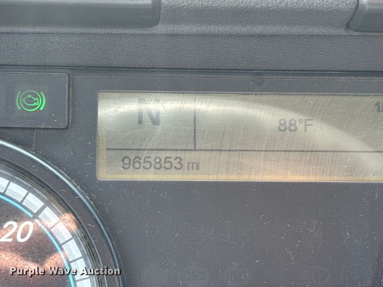 image for item DW6534 2014 Freightliner Cascadia semi truck