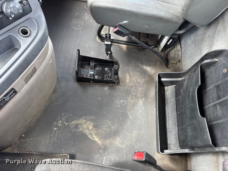 image for item DW6534 2014 Freightliner Cascadia semi truck