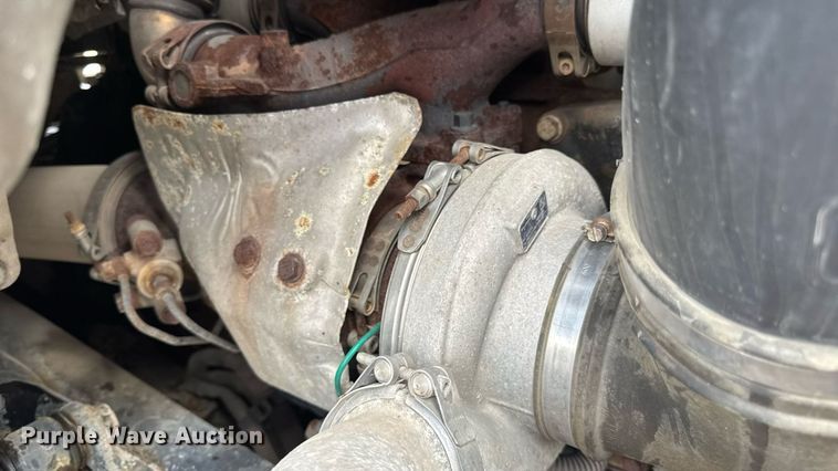 image for item DW6534 2014 Freightliner Cascadia semi truck