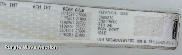 image for item DW6534 2014 Freightliner Cascadia semi truck