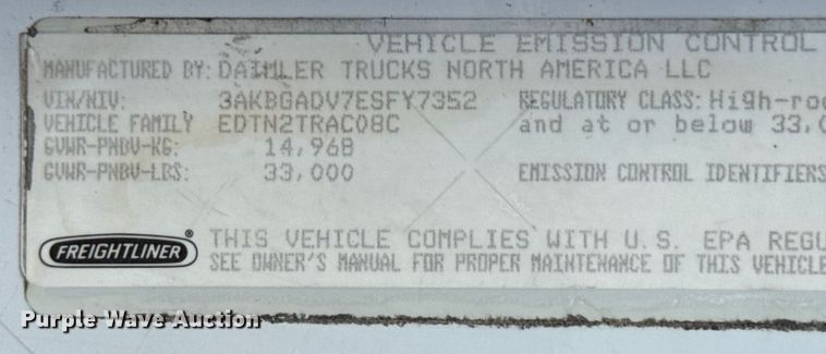 image for item DW6534 2014 Freightliner Cascadia semi truck