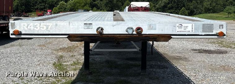 image for item DW7224 2014 East BST flatbed trailer