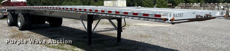 image for item DW7224 2014 East BST flatbed trailer