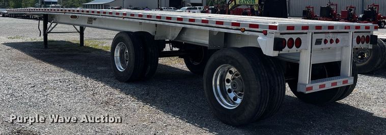image for item DW7224 2014 East BST flatbed trailer