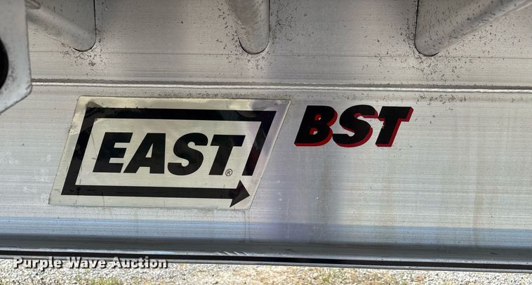 image for item DW7224 2014 East BST flatbed trailer