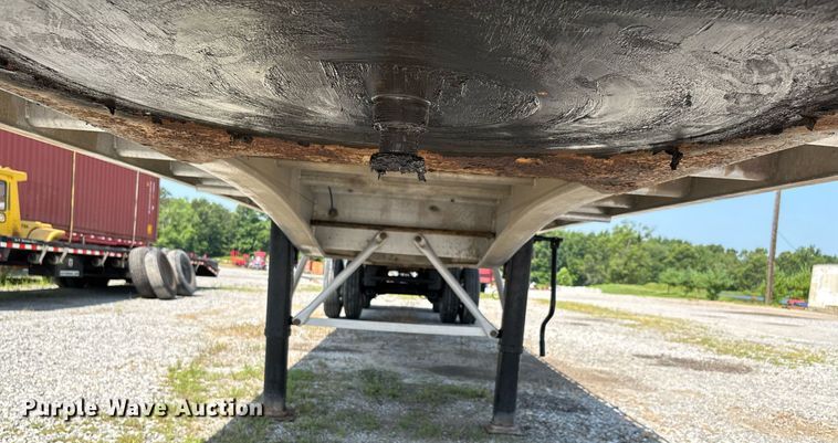 image for item DW7224 2014 East BST flatbed trailer