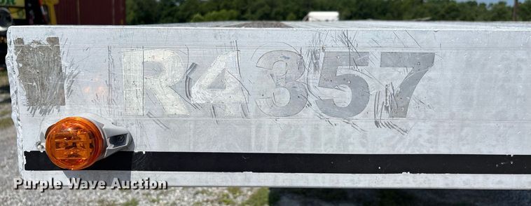 image for item DW7224 2014 East BST flatbed trailer