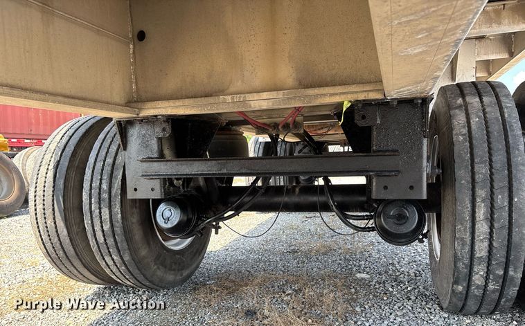 image for item DW7224 2014 East BST flatbed trailer