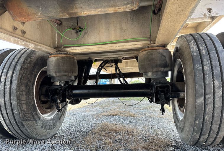 image for item DW7224 2014 East BST flatbed trailer