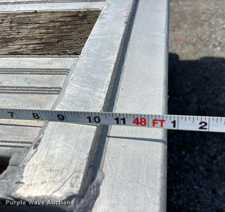 image for item DW7224 2014 East BST flatbed trailer