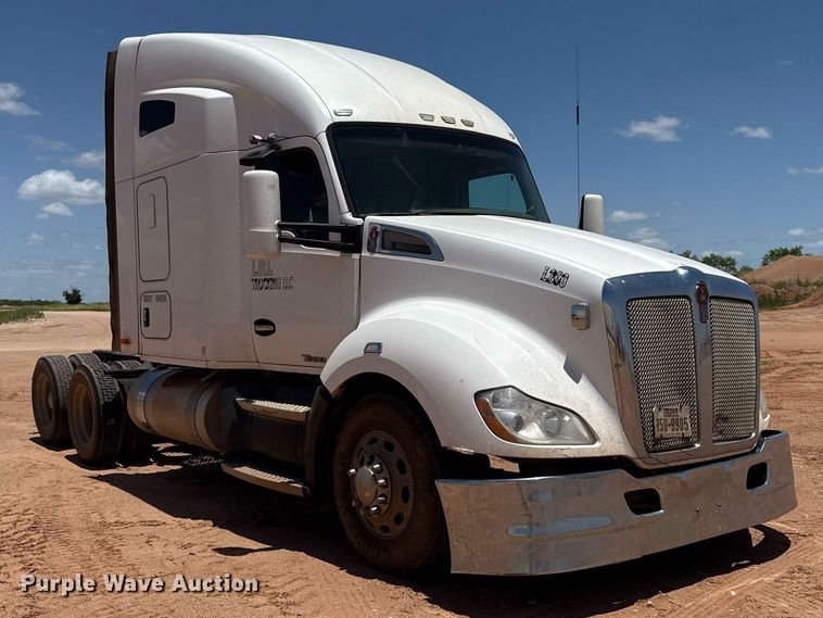 image for item DX5583 2014 Kenworth T680 semi truck