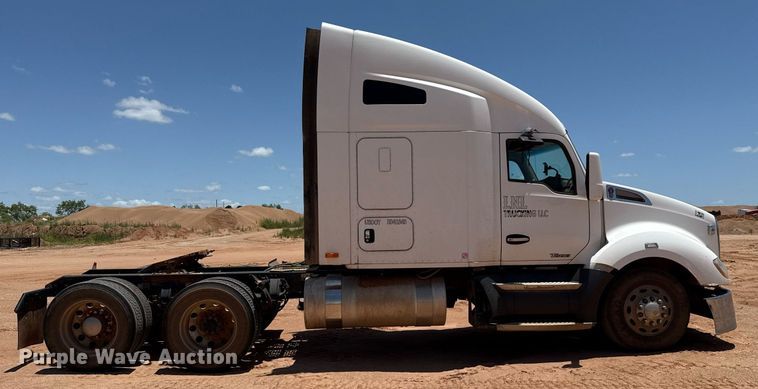 image for item DX5583 2014 Kenworth T680 semi truck