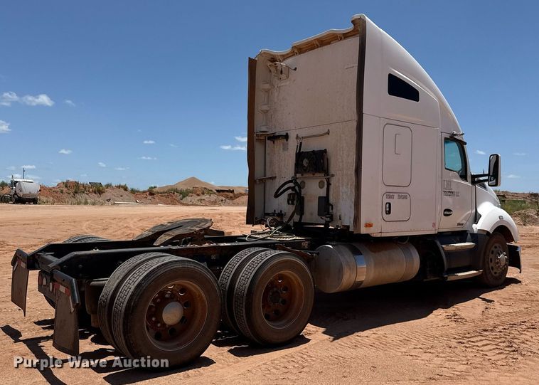 image for item DX5583 2014 Kenworth T680 semi truck