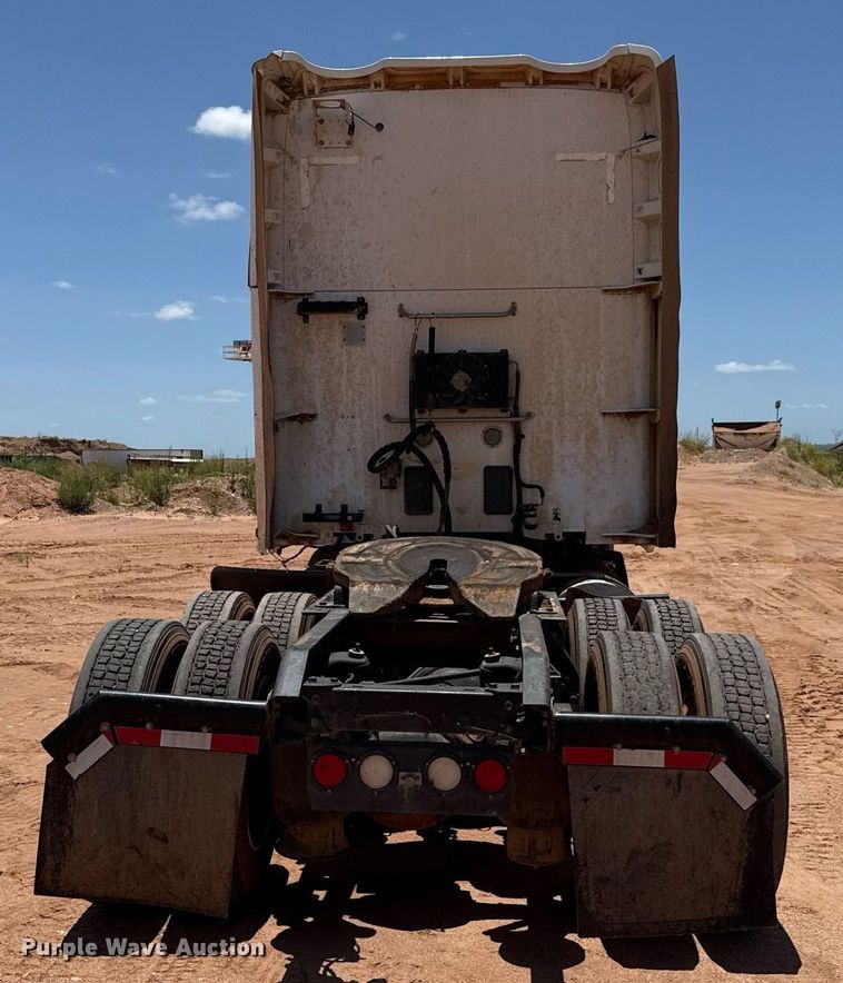 image for item DX5583 2014 Kenworth T680 semi truck