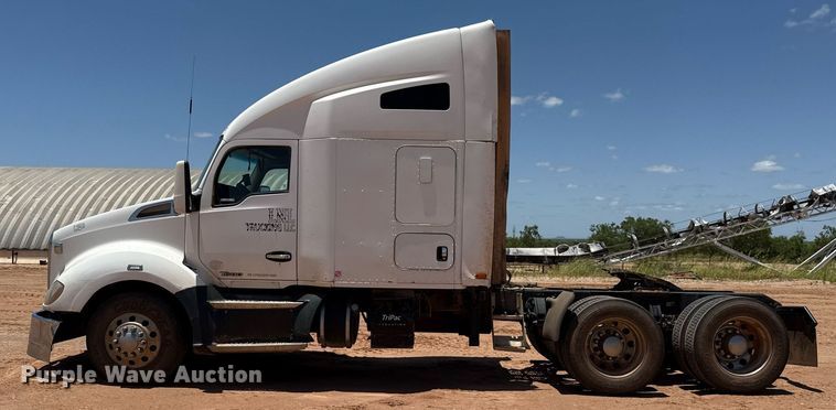 image for item DX5583 2014 Kenworth T680 semi truck