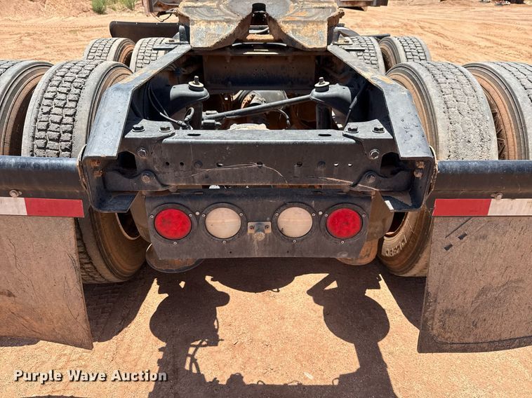 image for item DX5583 2014 Kenworth T680 semi truck