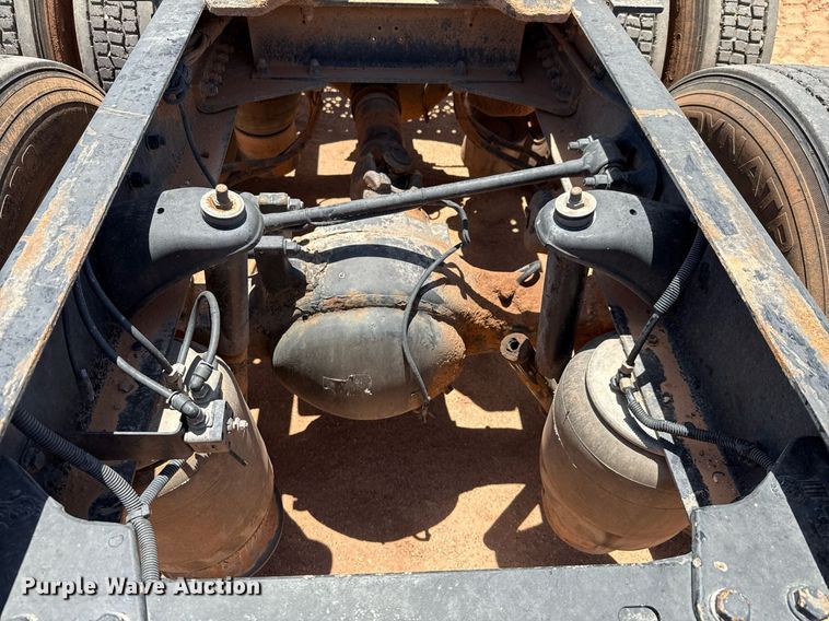 image for item DX5583 2014 Kenworth T680 semi truck