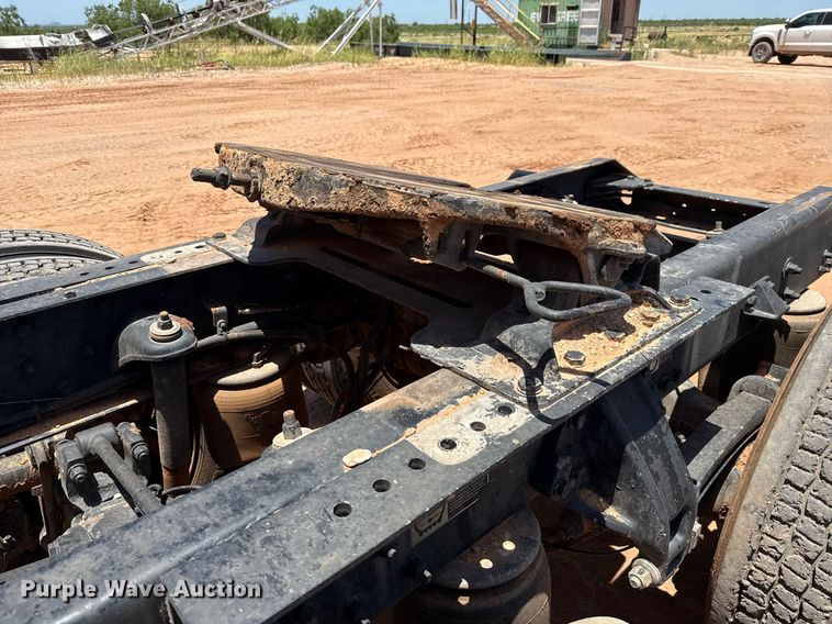 image for item DX5583 2014 Kenworth T680 semi truck