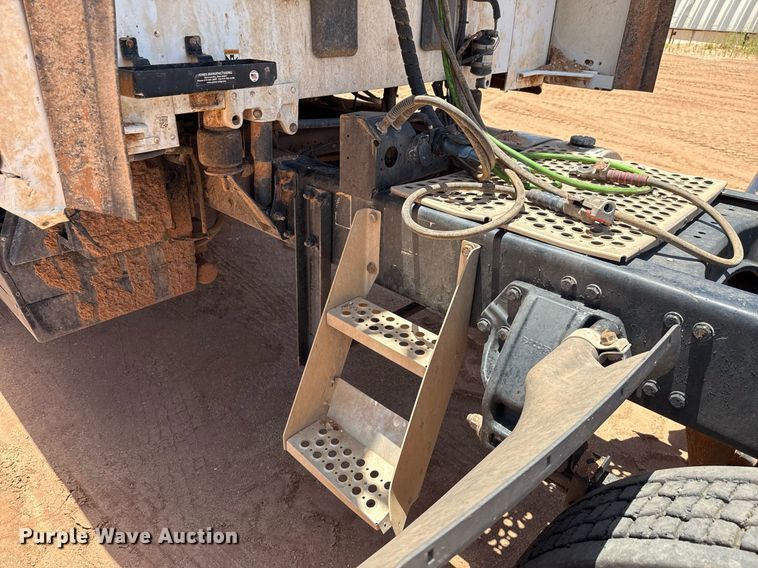 image for item DX5583 2014 Kenworth T680 semi truck