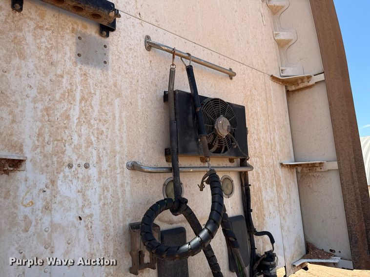 image for item DX5583 2014 Kenworth T680 semi truck