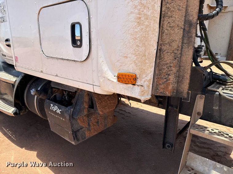 image for item DX5583 2014 Kenworth T680 semi truck