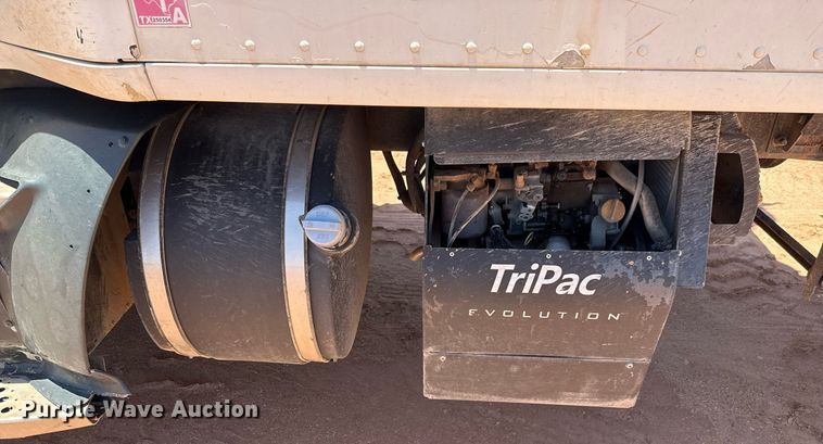 image for item DX5583 2014 Kenworth T680 semi truck