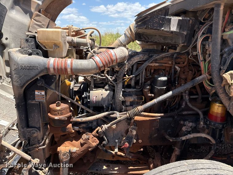 image for item DX5583 2014 Kenworth T680 semi truck