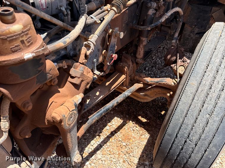 image for item DX5583 2014 Kenworth T680 semi truck