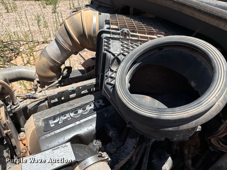 image for item DX5583 2014 Kenworth T680 semi truck