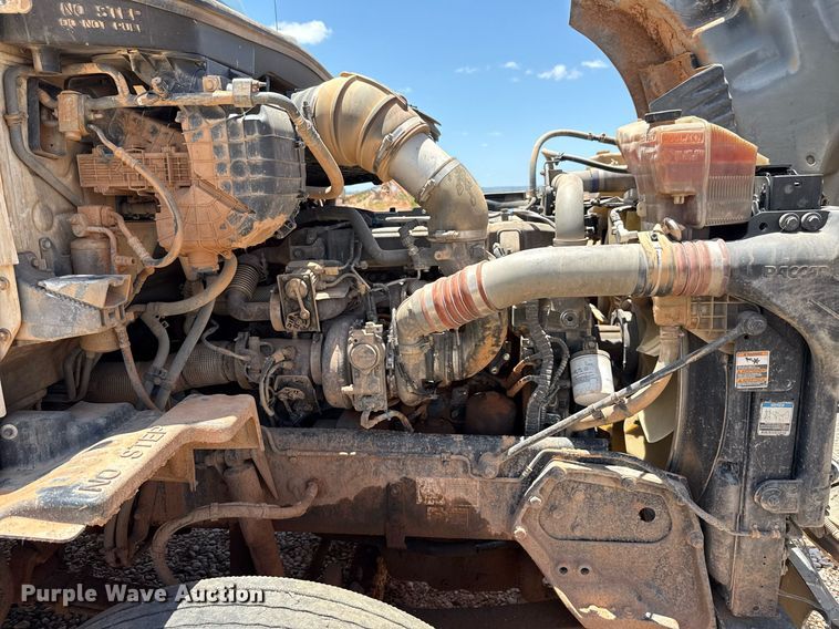 image for item DX5583 2014 Kenworth T680 semi truck