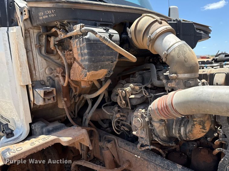 image for item DX5583 2014 Kenworth T680 semi truck