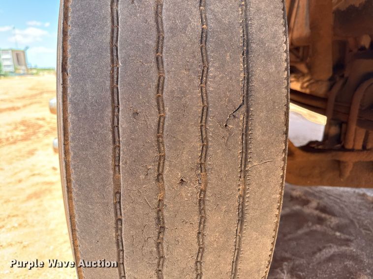 image for item DX5583 2014 Kenworth T680 semi truck