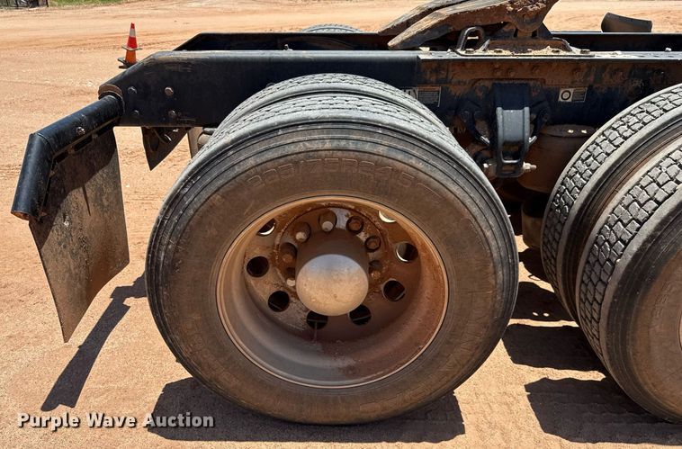 image for item DX5583 2014 Kenworth T680 semi truck