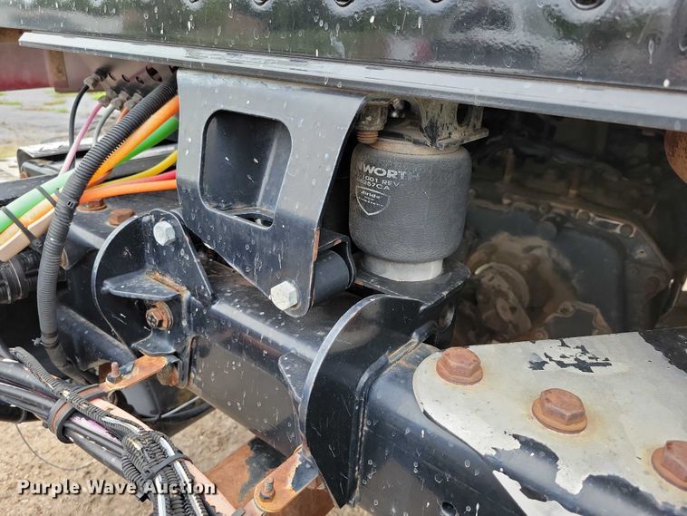 image for item DX7207 2006 Kenworth T800B semi truck