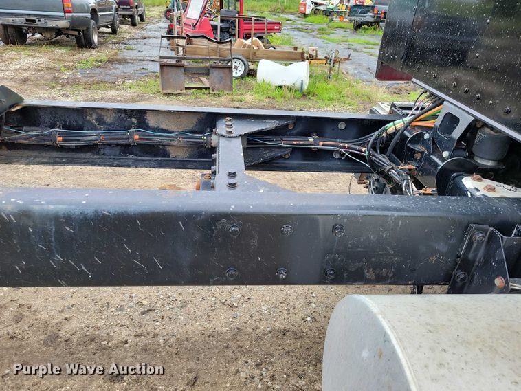 image for item DX7207 2006 Kenworth T800B semi truck