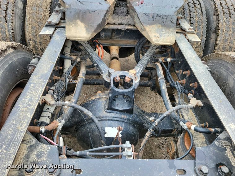 image for item DX7207 2006 Kenworth T800B semi truck