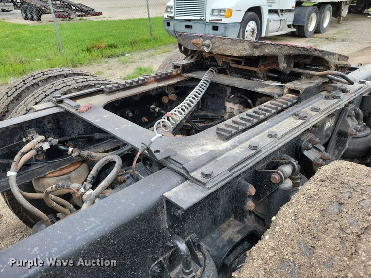 image for item DX7207 2006 Kenworth T800B semi truck