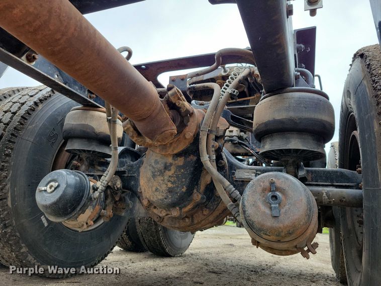 image for item DX7207 2006 Kenworth T800B semi truck