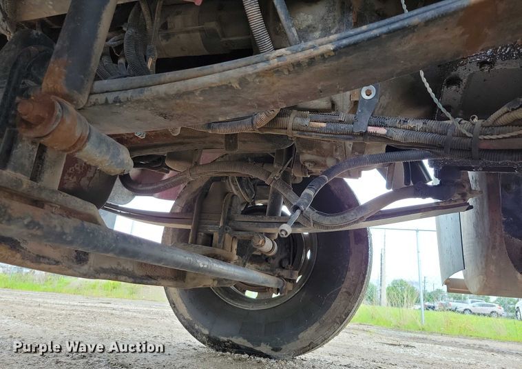 image for item DX7207 2006 Kenworth T800B semi truck