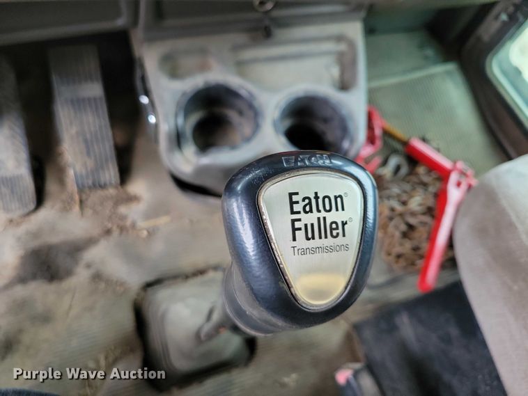 image for item DX7207 2006 Kenworth T800B semi truck