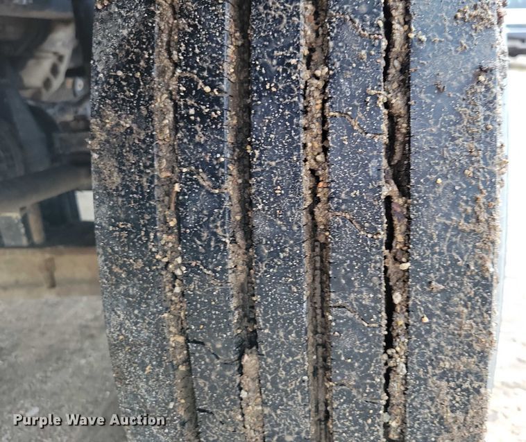 image for item DX7207 2006 Kenworth T800B semi truck